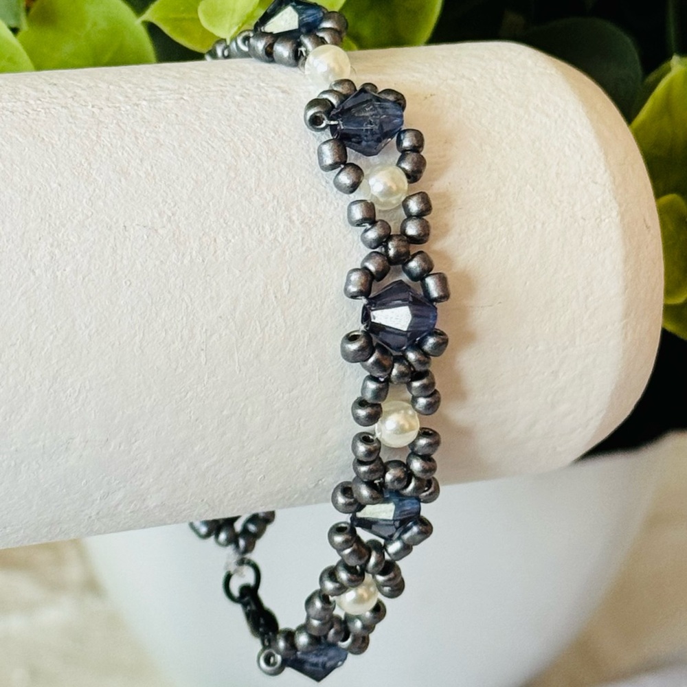 Elegant Beaded Bracelet with Blue and Silver Accents
